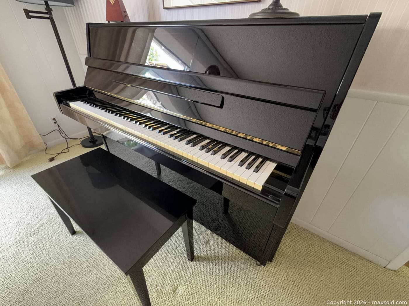 Yamaha Upright Piano Model E3474547